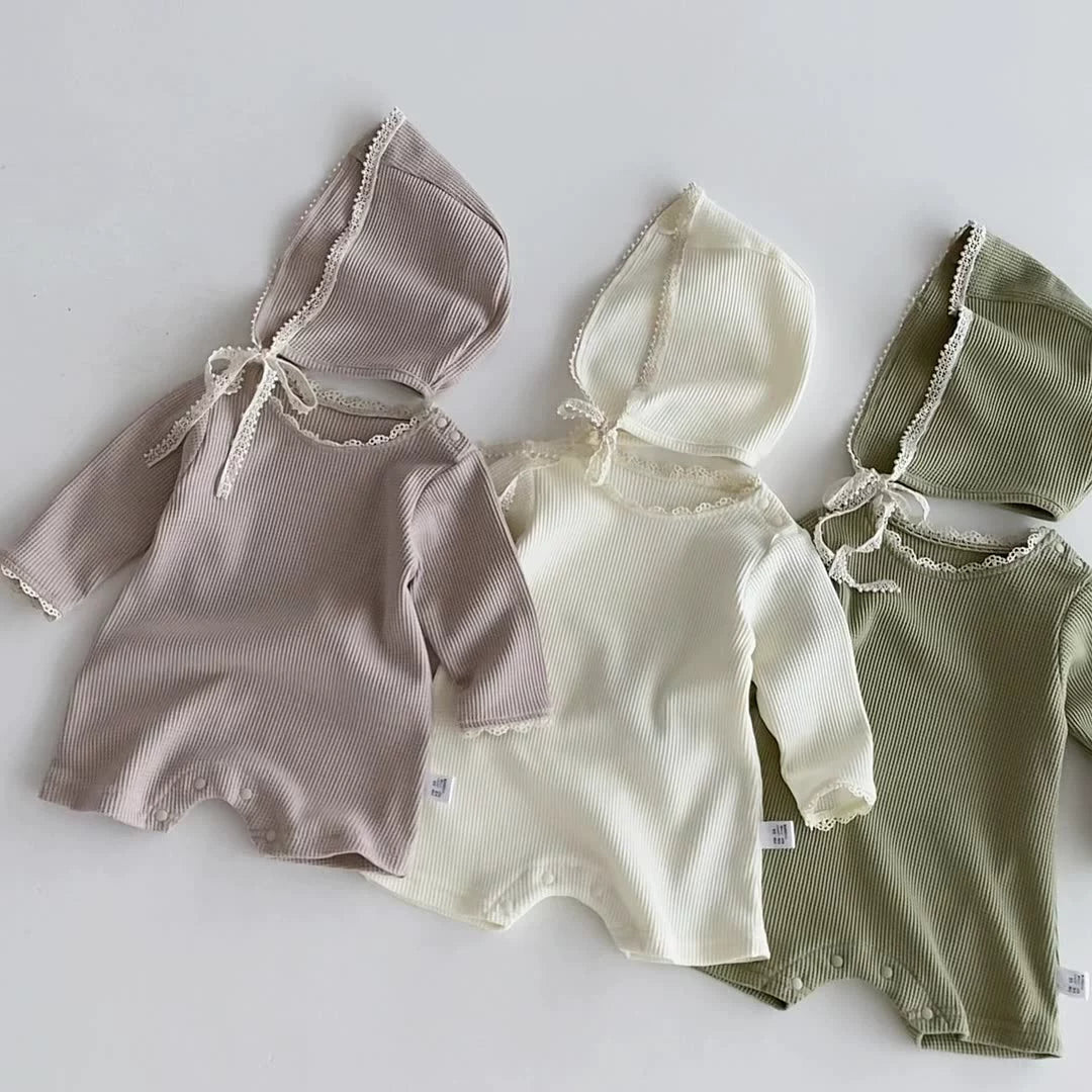 Autumn Arrival Baby Unisex Long Sleeves Lace Trim Decorated Waffle Grid Onesies with Hat