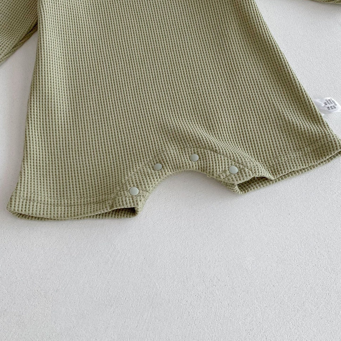 Autumn Arrival Baby Unisex Long Sleeves Lace Trim Decorated Waffle Grid Onesies with Hat